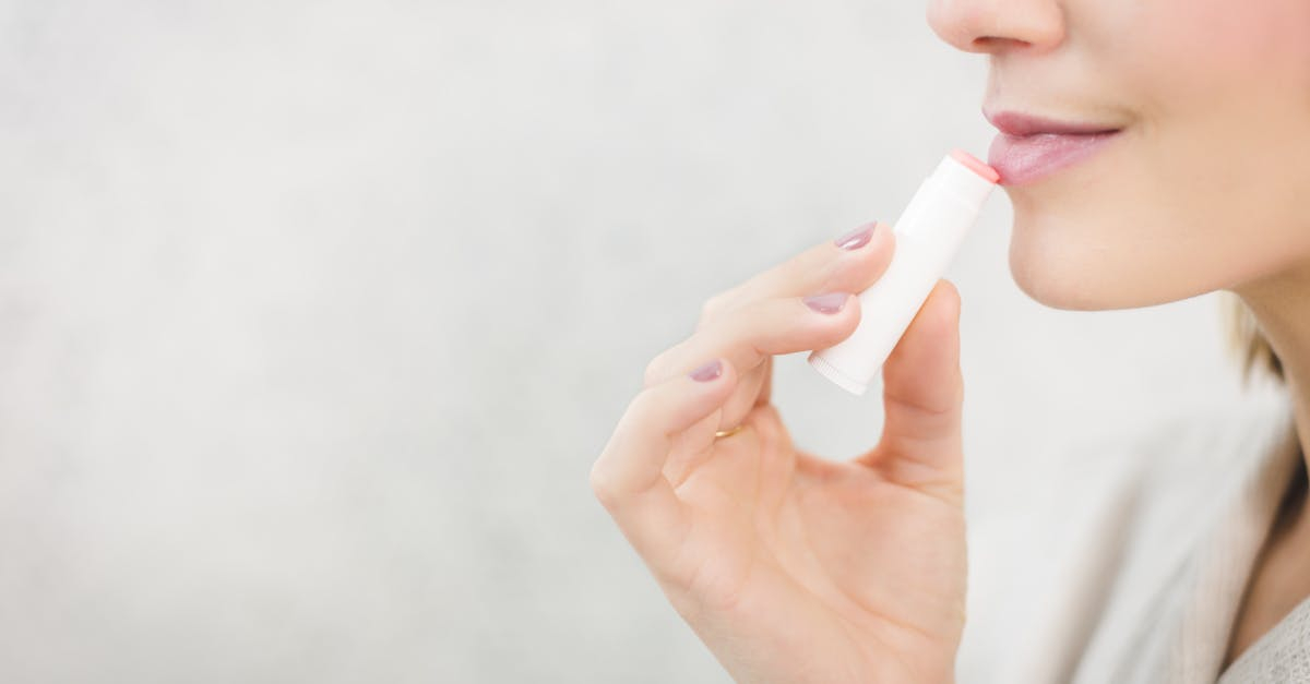 ChapStick vs. Yopela: A Comprehensive Lip Balm Comparison